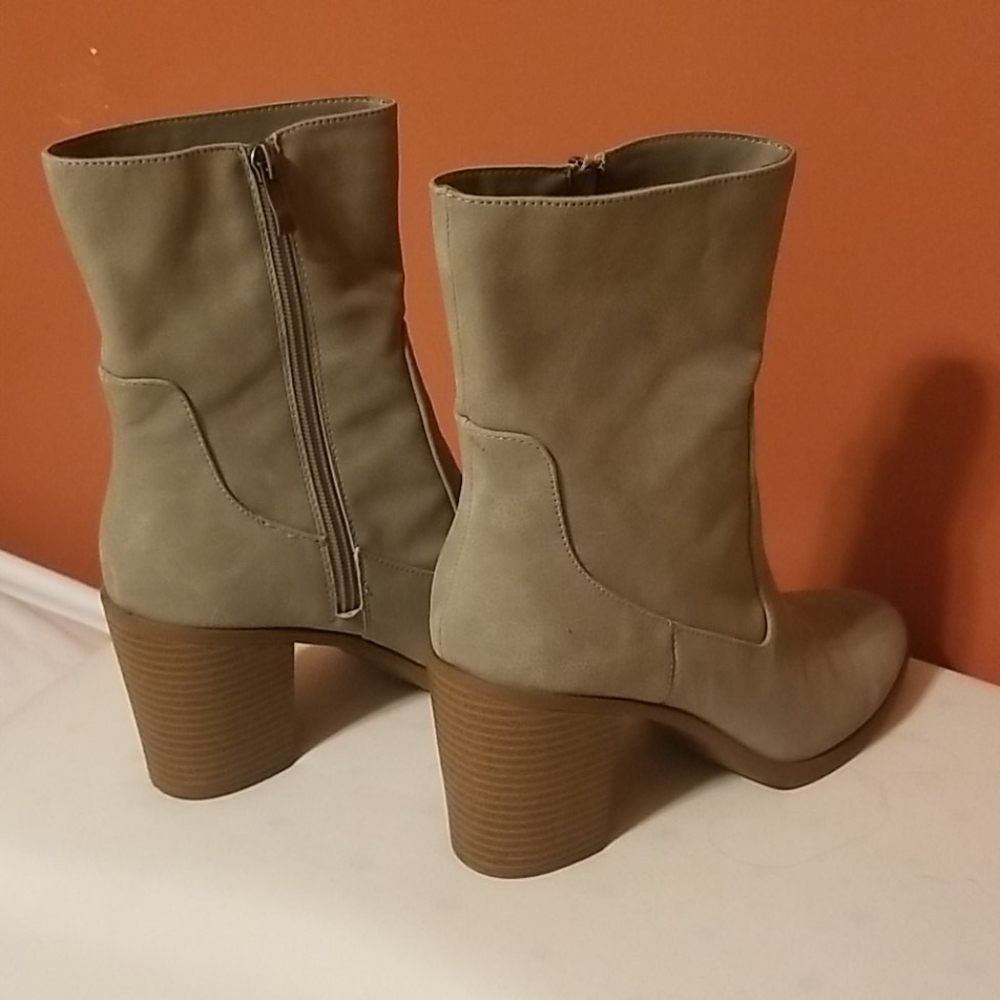 Boots - Picture 2 of 2